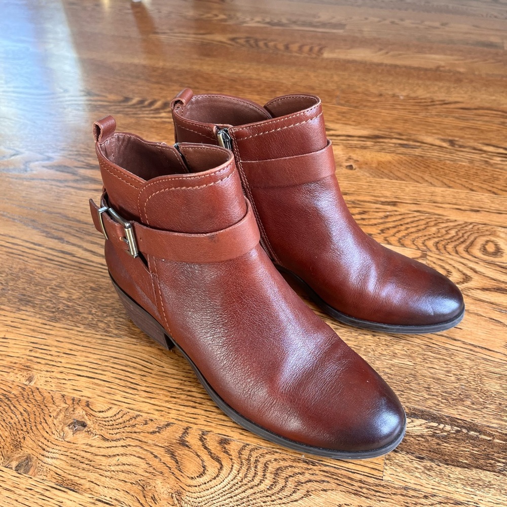 Vince Camuto Cognac Booties sz 7